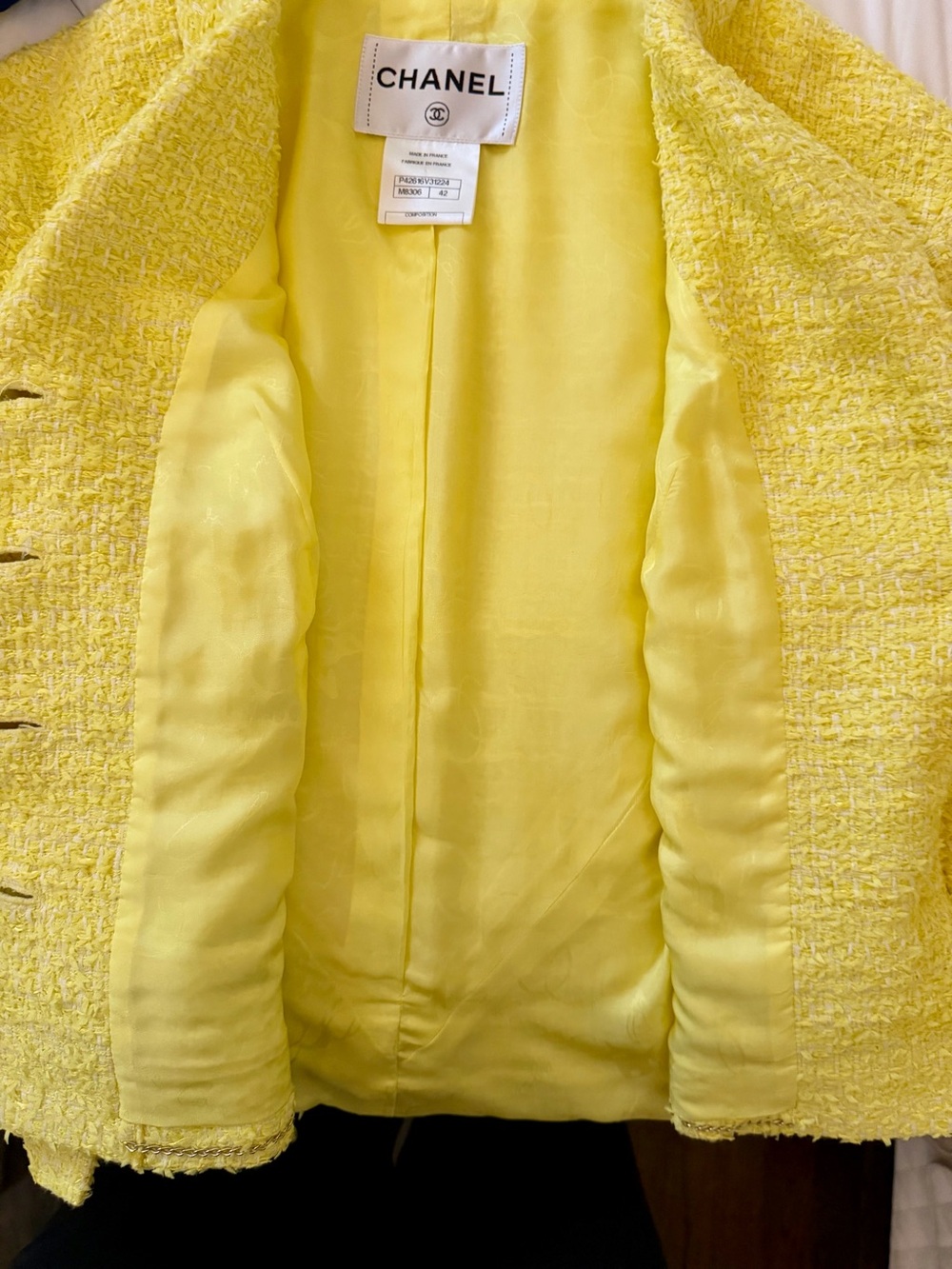 CHANEL Spring 2011 Yellow Boucle’ Tweed Skirt Suit - Picture 3 of 12